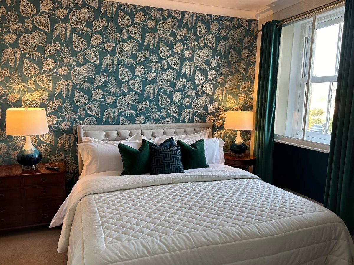 Burford Lodge Hotel - Adults Only Exteriör bild