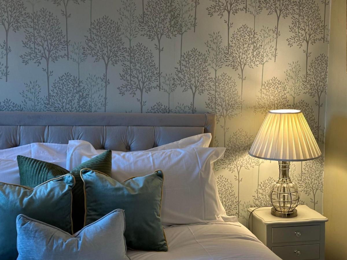 Burford Lodge Hotel - Adults Only Exteriör bild