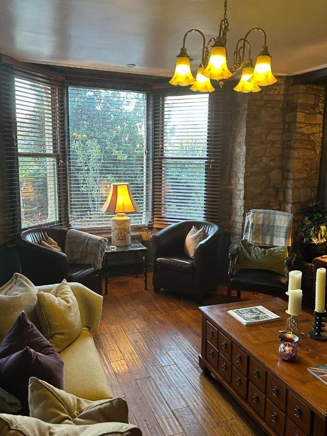 Burford Lodge Hotel - Adults Only Exteriör bild