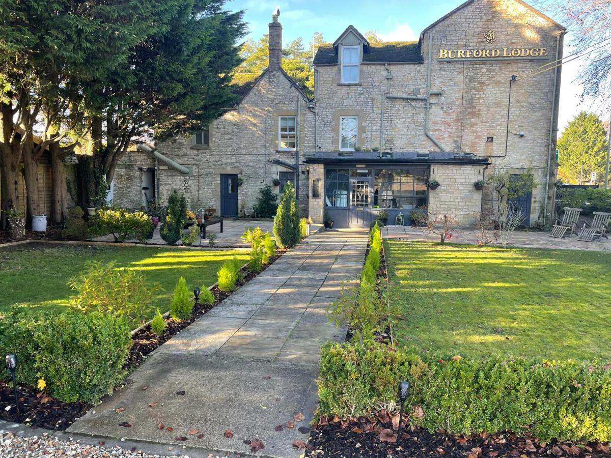 Burford Lodge Hotel - Adults Only Exteriör bild