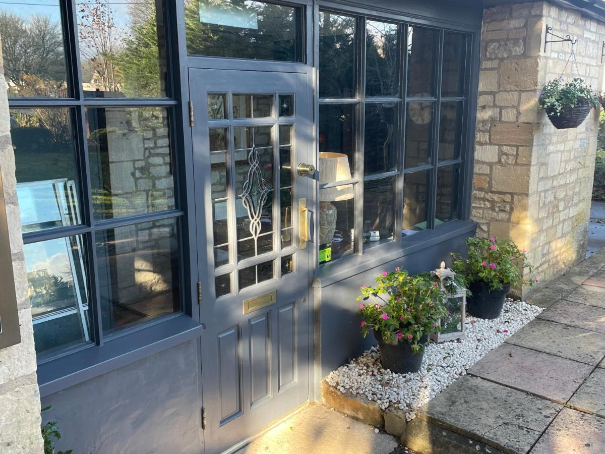 Burford Lodge Hotel - Adults Only Exteriör bild