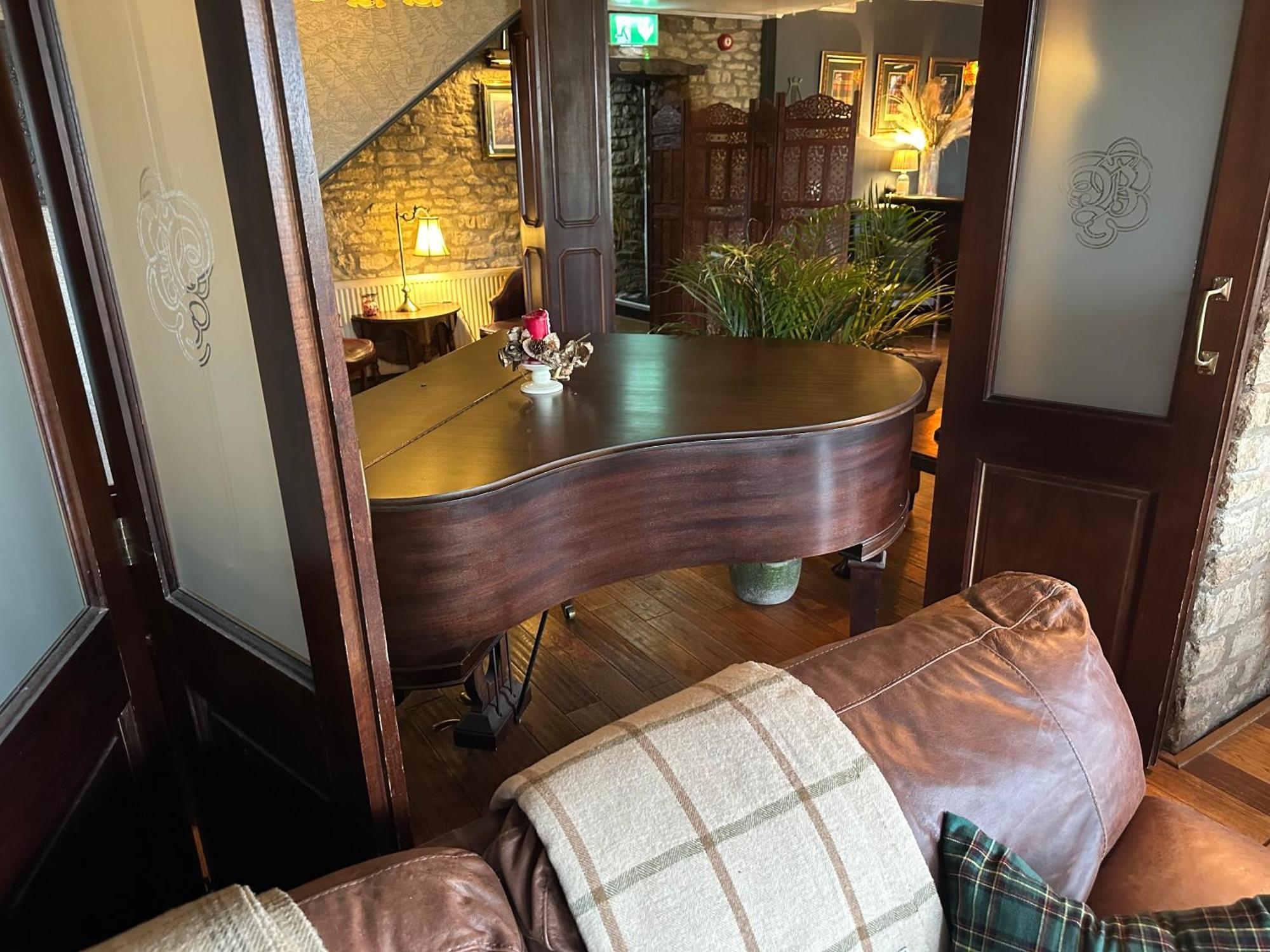 Burford Lodge Hotel - Adults Only Exteriör bild